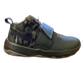 Nike scarpa da basket da junior Team Hustle 8 881941 301 olive