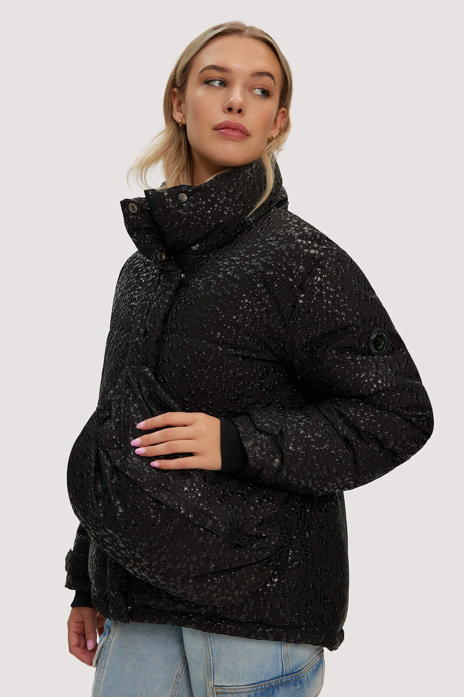 Of course! Please provide the original title of the e-commerce product that you would like optimized with modifiers.